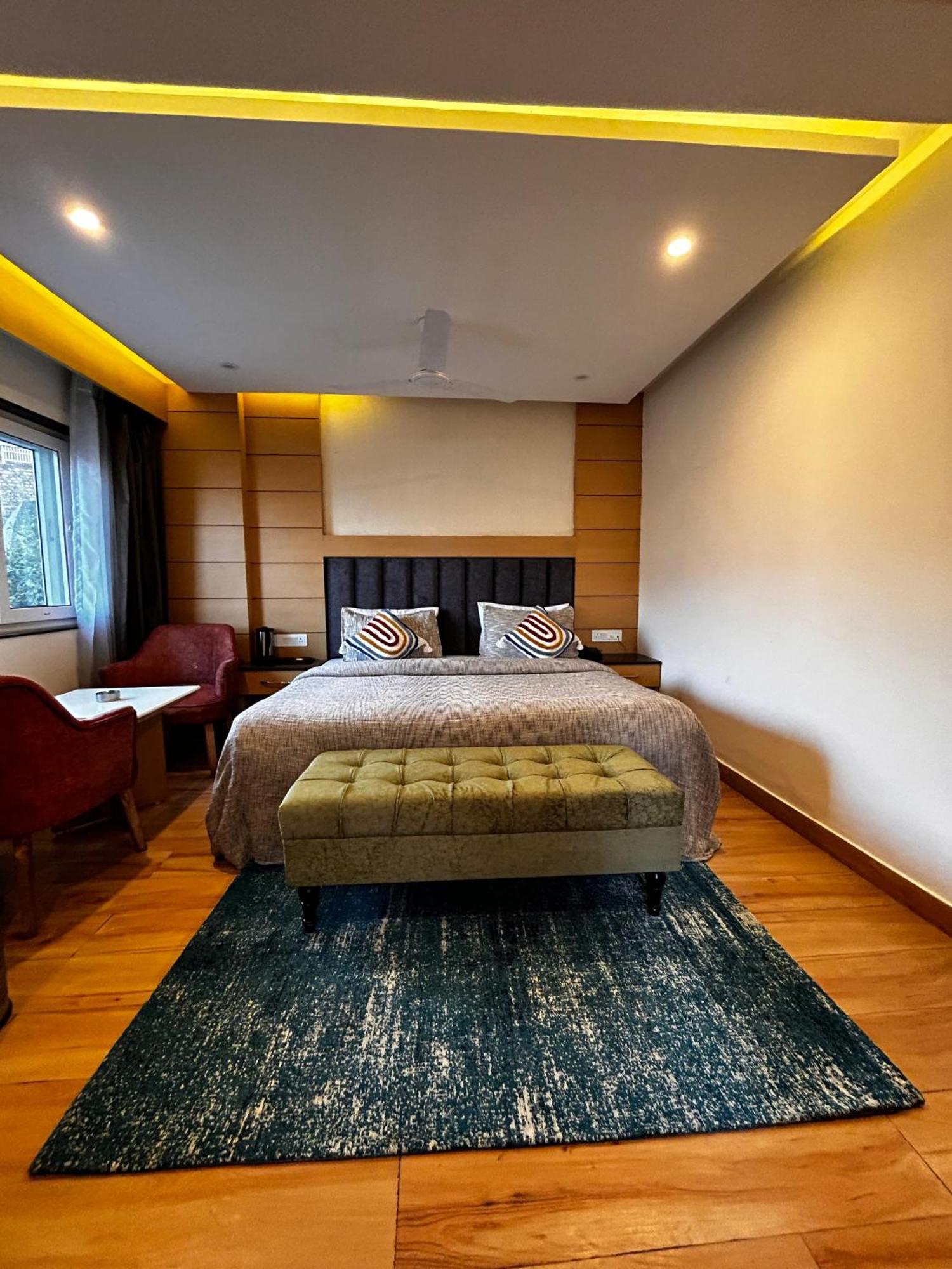 Perfectstayz Premium At Mall Road Mussoorie Exterior foto